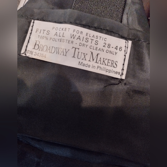 🎩 3/$20 NEW Burgundy Cummerbund - Picture 2 of 2